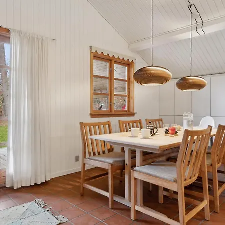 3 Bedroom Gorgeous In Holiday home